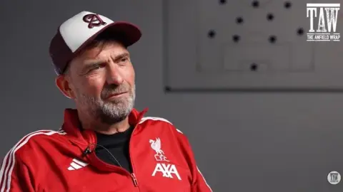 Klopp: Khi nhìn Robertson, hàng phòng ngự của anh ấy là một thảm họa và việc ký hợp đồng với anh ấy với giá 8 triệu bảng là một vụ cướp tuyệt đối