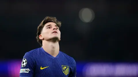 PV: Atletico Madrid năm ngoái hứa bán Alvarez và hứa tăng lương nhưng không thực hiện