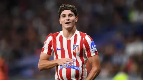 Barcelona có thể đưa ra mức giá 100 triệu! Phóng viên: Atletico Madrid đã định giá Alvarez là 150 triệu euro, không cần phải bàn cãi gì hơn