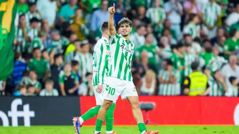 Mỗi người: Newcastle đề nghị khoảng 50 triệu euro và Barcelona có thể nhận được 10 triệu euro nếu thương vụ hoàn tất