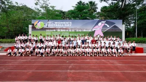 Trạm Phật Sơn "Ngày bóng đá nữ AFC", hàng trăm cô gái mở khóa niềm vui cây xanh