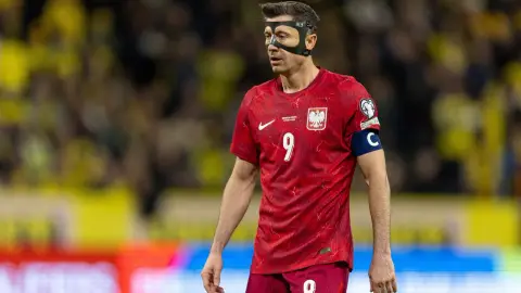 Foster: Man United nên ký hợp đồng với Lewandowski trong một năm vì anh ấy có thể mang lại kinh nghiệm và trở thành hình mẫu cho giới trẻ