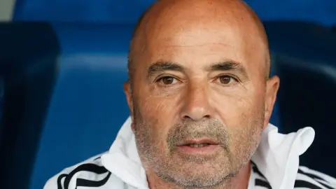 Sampaoli: Messi đang quan sát cách chuyền bóng khi đi bộ. Màn trình diễn của Di Maria sẽ khiến HLV muốn chiêu mộ anh