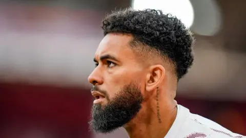 MiG: Spalletti muốn chiêu mộ Douglas Luiz, nhưng Comolli muốn bán cầu thủ