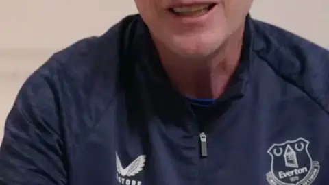 Moyes: Tôi từ chối lời đề nghị ký hợp đồng với Rooney của Ferguson nhưng sẽ khó giữ anh ấy sau cúp C1