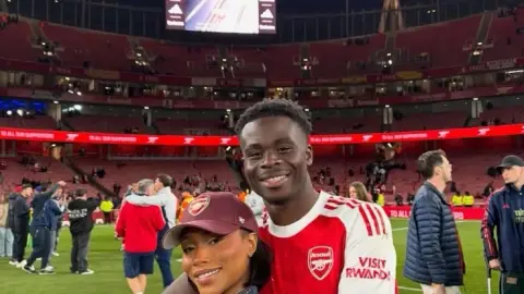 The Sun: Bạn gái Torami của Saka được kỳ vọng sẽ kiếm được tới 50 triệu trong kỳ World Cup