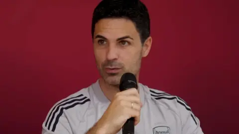 Arteta: Cuộc gọi đầu tiên chúng tôi nhận được từ Kroenke sau khi vô địch Premier League khiến chúng tôi suýt khóc