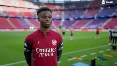 Saka nói về trận chung kết Champions League: Tôi thích những trận chiến cam go quyết định số phận như thế này. Nếu nắm bắt được cơ hội, bạn có thể tạo nên lịch sử