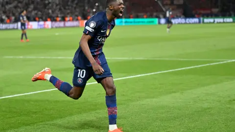 mương! Nếu họ bảo vệ được Champions League, Paris sẽ thưởng cho mỗi cầu thủ 100 10.000 euro + họ có thể nhận được nó sau mỗi lần ra sân.