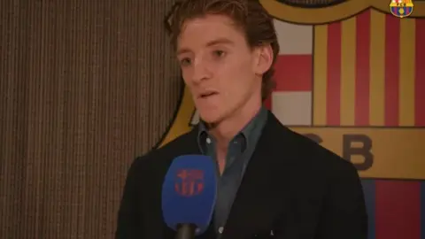 Gordon: Phong cách của tôi giống Raphinha. Barcelona là đội bóng giỏi nhất thế giới và tôi có thể nói tiếng Tây Ban Nha vì ước mơ của mình.