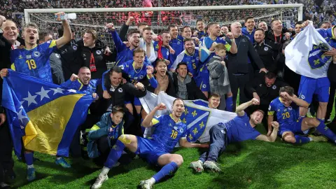 World Cup Tour-Bosnia và Herzegovina: Dzeko chào đón điệu nhảy cuối cùng, ba thế hệ "Hiệp sĩ rồng" cùng nhau lọt vào top 32