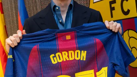 Hàng ngày: Gordon giữ im lặng trước World Cup, đến Barcelona bình yên và không ồn ào