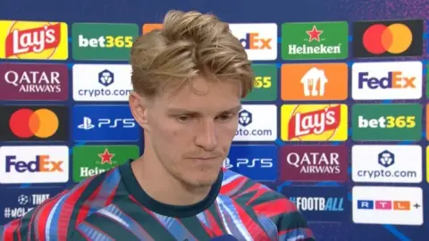 Odegaard: Paris không có cơ hội rõ ràng trước khi giành điểm; bây giờ cả đội sát cánh cùng Gabe