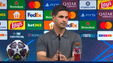 Tashuai: Tôi đã xem tất cả các quả đá phạt đền ở Champions League này trong những giờ 72 vừa qua, và quả đá phạt đền của Madueke chắc chắn là một quả phạt đền