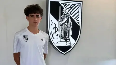 Liệu anh có trở thành đối tác tấn công với Ronaldo trong tương lai? Marca: Cháu trai Cristiano Ronaldo ký hợp đồng với Guimarães