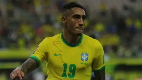 Raphinha: Brazil cần cải thiện khâu phòng ngự để thi đấu tốt ở World Cup