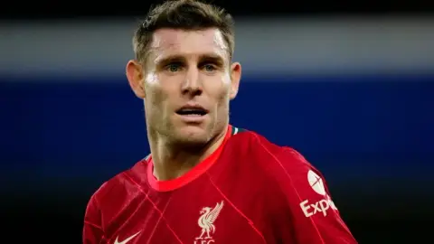 Huyền thoại nổi tiếng gợi ý Liverpool cân nhắc mời Milner vào ban huấn luyện: Đây là ý tưởng tuyệt vời
