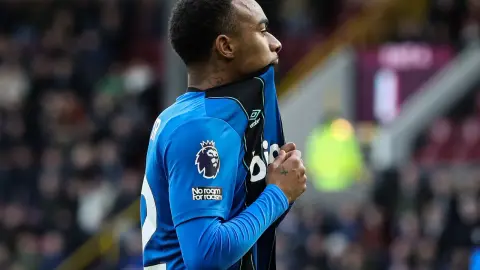 Truyền thông Anh: Arsenal quan tâm tới tiền vệ Rodgers của Villa và tiền đạo Crupi của Bournemouth