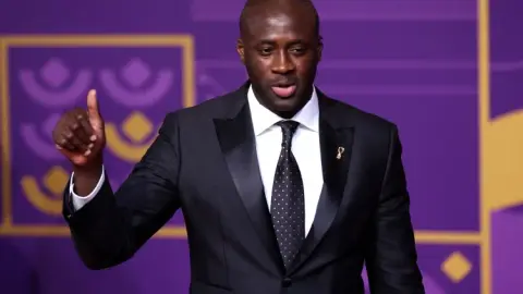 Phóng viên: Yaya Toure sắp trở thành huấn luyện viên mới của Bratislava