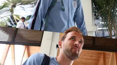 Tam Sư đã vào vị trí! Đội tuyển quốc gia Anh đăng ảnh chính thức của Tuchel và Kane đến trại huấn luyện