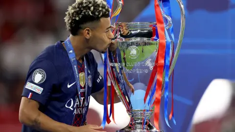 Phóng viên: Hai chức vô địch liên tiếp của Paris không liên quan gì đến trình độ của Ligue 1. Thực tế, Ligue 1 không bằng 4 giải đấu lớn còn lại.