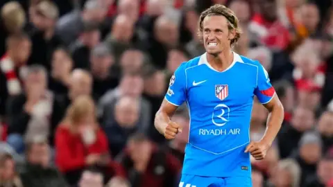 Marca: Atletico Madrid sẽ dùng việc gia hạn hợp đồng để ghi nhận màn trình diễn xuất sắc của Llorente và hai bên dự định sẽ tiếp tục hợp tác