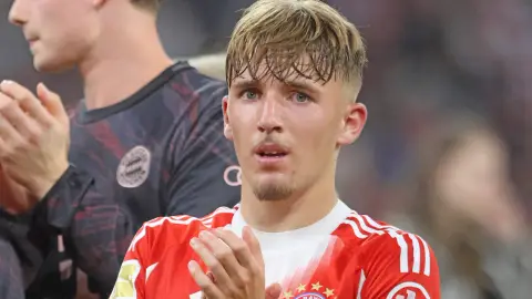 Carl: Messi truyền cảm hứng cho tôi và tôi cũng đang học hỏi từ Olise. Ngày nay, người chơi không thể không tham gia phòng thủ.