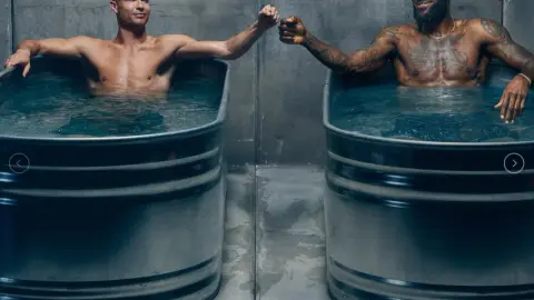 Nike tung poster của Cristiano Ronaldo và LeBron James: Định nghĩa sự vĩ đại và sau đó làm mới định nghĩa về sự vĩ đại