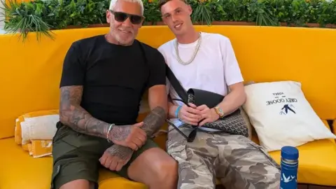 Cuối cùng hãy nghỉ ngơi! The Sun: Palmer đang đi nghỉ ở Ibiza sau khi bị loại khỏi đội tuyển World Cup