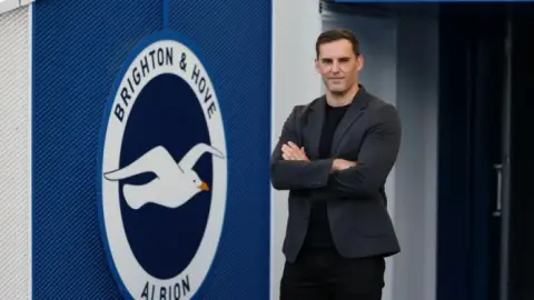CHÍNH THỨC: Giám đốc thể thao Brighton Jason Aitor rời văn phòng chỉ sau một năm