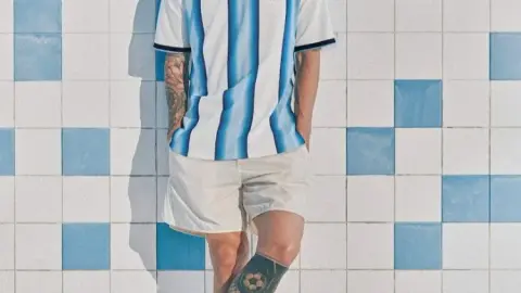 AS nói về tình hình bán áo đấu World Cup: Argentina, Mexico và Nhật Bản được ưa chuộng, Curacao bán chạy
