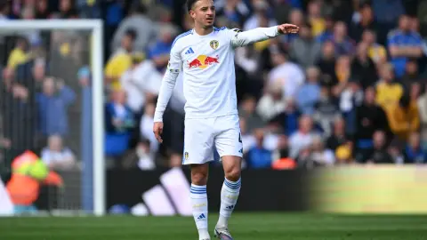 TA: Chủ tịch Leeds United xác nhận gia hạn hợp đồng với đội trưởng Ampadu đến năm 2030