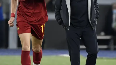 Romano: Real Madrid đang tìm kiếm trung vệ cánh trái và đã liên hệ với đội bóng của Calafiore