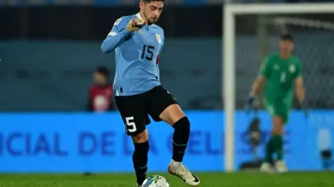 Valverde: Nếu có thể giành chức vô địch cùng tuyển quốc gia, tôi sẽ không hối tiếc. Ý tôi là chân thành đó.