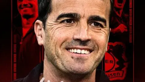 Chính thức: Leverkusen bổ nhiệm cựu HLV Toulouse Carles làm HLV trưởng, ký đến năm 2028