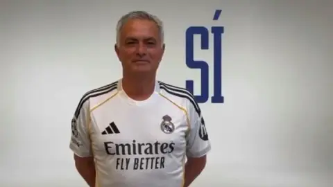 Truyền thông Bồ Đào Nha: Real Madrid chính thức thông báo bằng văn bản cho Benfica rằng họ sẽ trả cho Mourinho khoản phí chấm dứt hợp đồng 15 triệu euro vào tuần tới