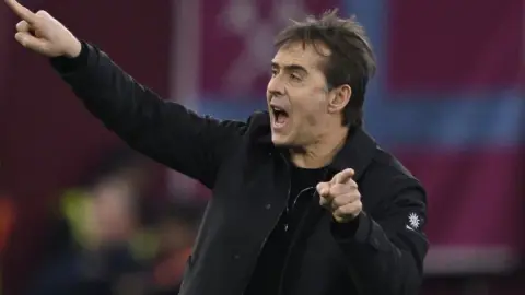 Lopetegui: Mục tiêu của Qatar là cạnh tranh chứ không phải bù đắp số lượng Tây Ban Nha là ứng cử viên vô địch