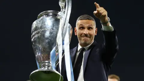 Mubarak: Man City còn lâu mới đạt đến đỉnh cao, Haaland nên giành Quả bóng Vàng càng sớm càng tốt