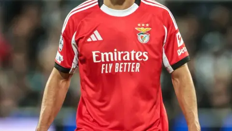 De Sky: Bayern quan tâm đến hậu vệ Araujo của Benfica nếu Hiroyuki Ito hoặc Min-Jae Kim rời đội