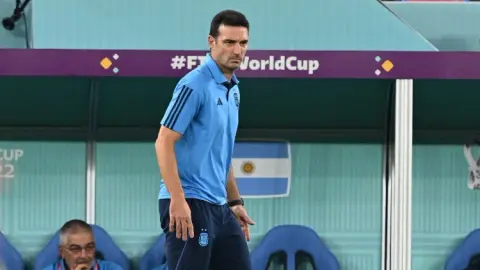 Báo Argentina dự đoán đội hình gặp Honduras: Lautaro đá chính, Messi và Julian Alvarez vắng mặt