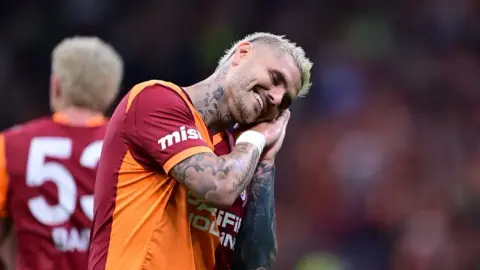 Đi đâu tiếp theo? Phóng viên: Icardi rời Türkiye, trở về Argentina với vali 25
