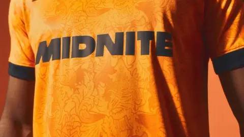 Wolves ra mắt áo đấu sân nhà mùa giải mới: tri ân truyền thống, biểu tượng thành phố Wolverhampton thay thế biểu tượng của đội