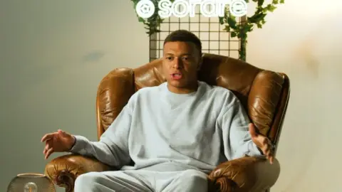 Mbappe: Tôi chưa bao giờ xem lại trận chung kết World Cup vừa qua, nó sẽ đánh thức những con quỷ bên trong, và tôi sẽ phải lật lại câu chuyện nếu thua.
