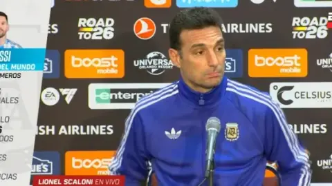 Scaloni: Tôi đã mong đợi Messi sẽ thông báo về việc tham dự World Cup nhưng anh ấy lại nói sẽ không đưa ra thông báo và phải đợi công bố danh sách