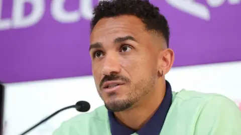 Danilo: Brazil sẽ cố gắng vô địch World Cup Ancelotti giống Ronaldo, nổi tiếng nhất nhưng vẫn rất khiêm tốn