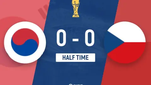Hiệp một - Hàn Quốc tạm thời 0-0 Cộng hòa Séc Li Gangren thực hiện cú sút nguy hiểm 5 Sun Heung-min 5 sút 0 vào khung thành Áo của Schultz bị rách
