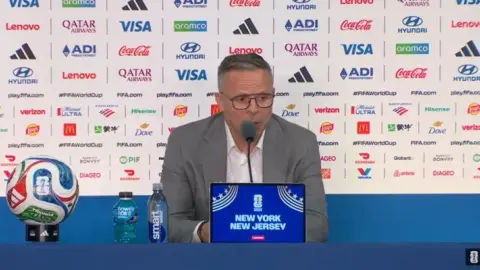 HLV Maroc: Tôi không thất vọng với trận hòa với Brazil và hy vọng tiến xa hơn World Cup 2022