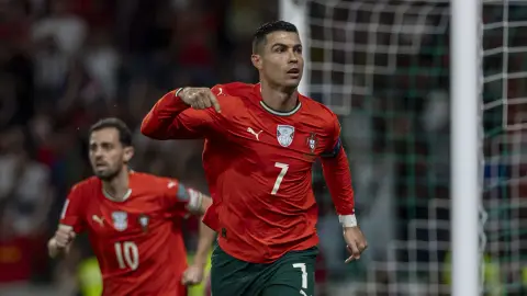 Ronaldo ghi 25 bàn sau 26 trận cho Bồ Đào Nha, nhưng tranh luận về vai trò ở World Cup vẫn chưa dứt