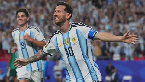 Pochettino: Messi như đến từ hành tinh khác, mọi lời khen đều vẫn chưa đủ