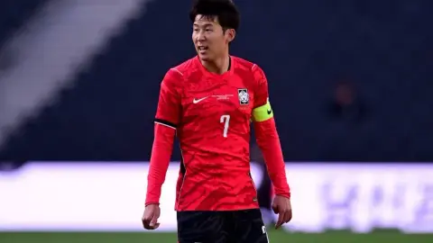 Hàn Quốc bị chất vấn cách dùng Son Heung-min sau thất bại trước Mexico